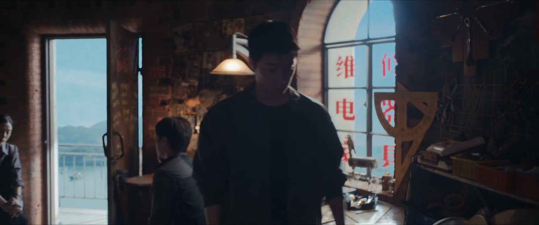 这一晃 有十年了吧 坐