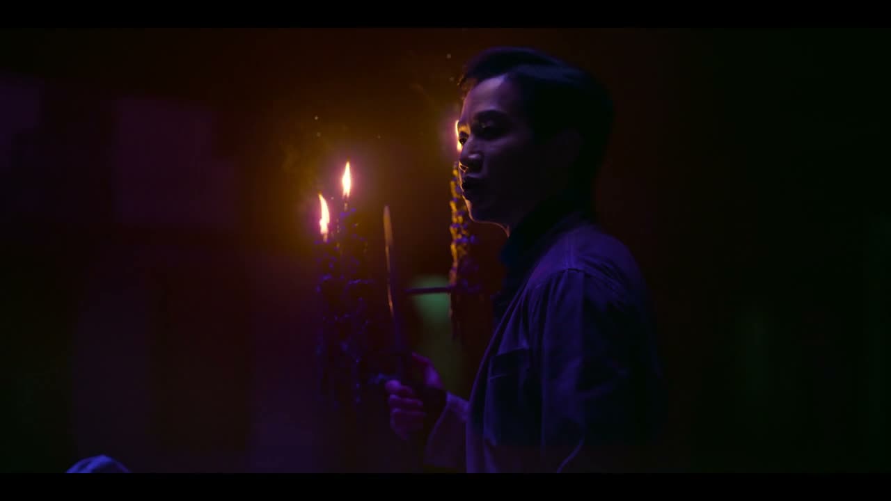 是她妈去找 那个什么狗屁三流风水师哦?