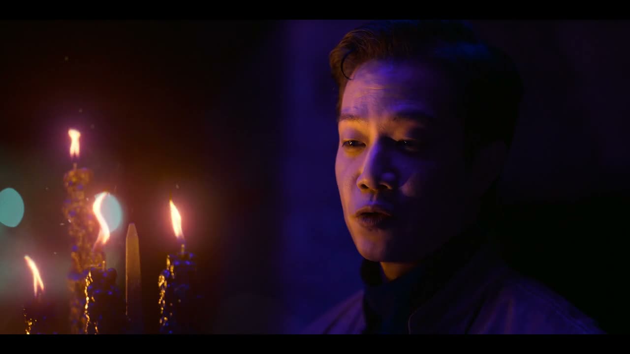 我派红白每天晚上到她家对她吹气