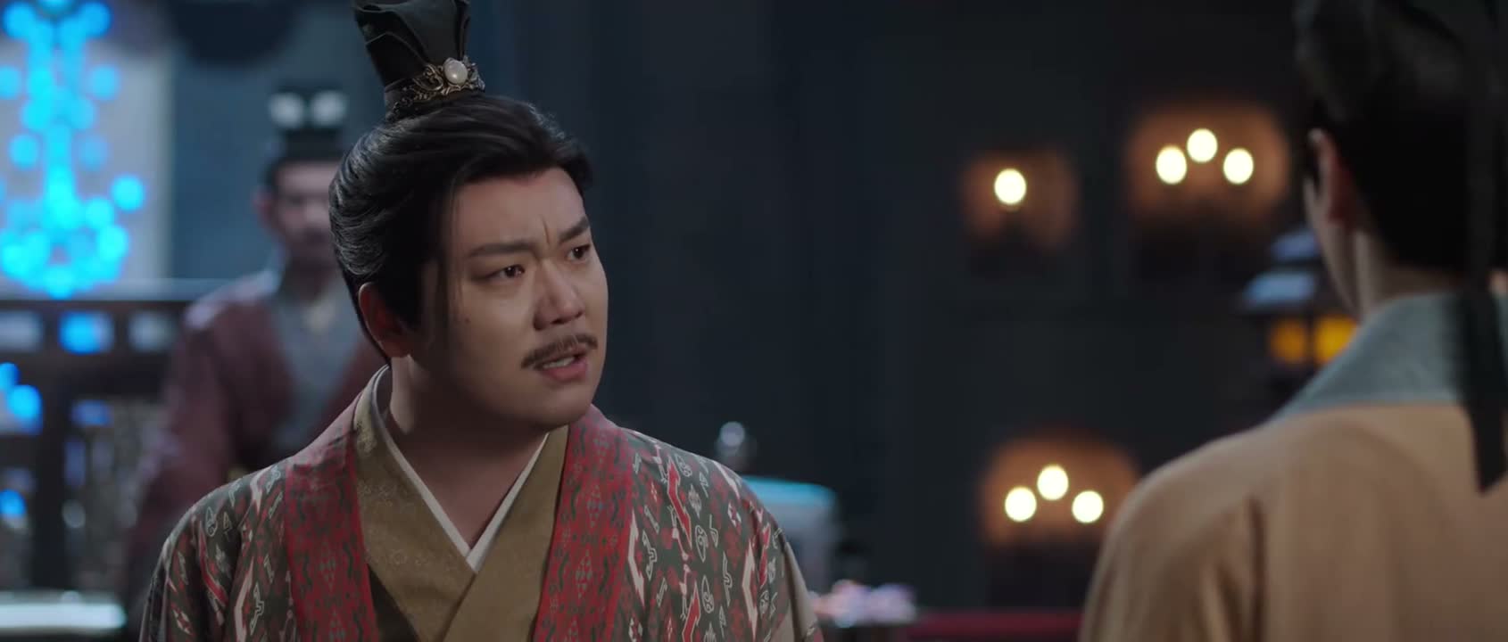他的位子才坐得稳