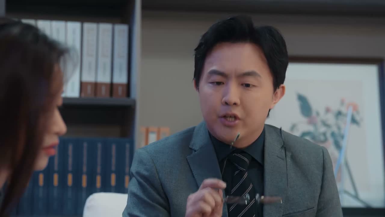 秦睿 那不睿法眼 就是她