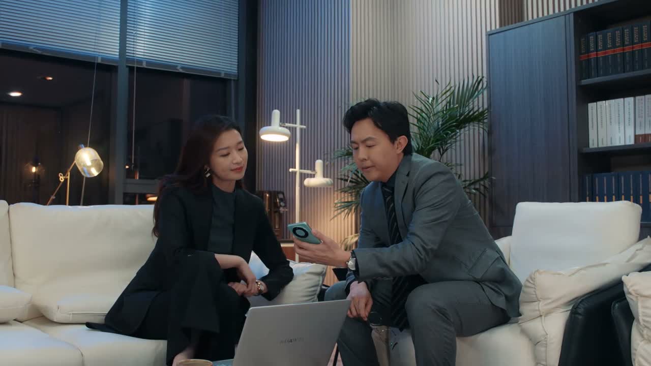 这是一位六十岁左右的阿姨