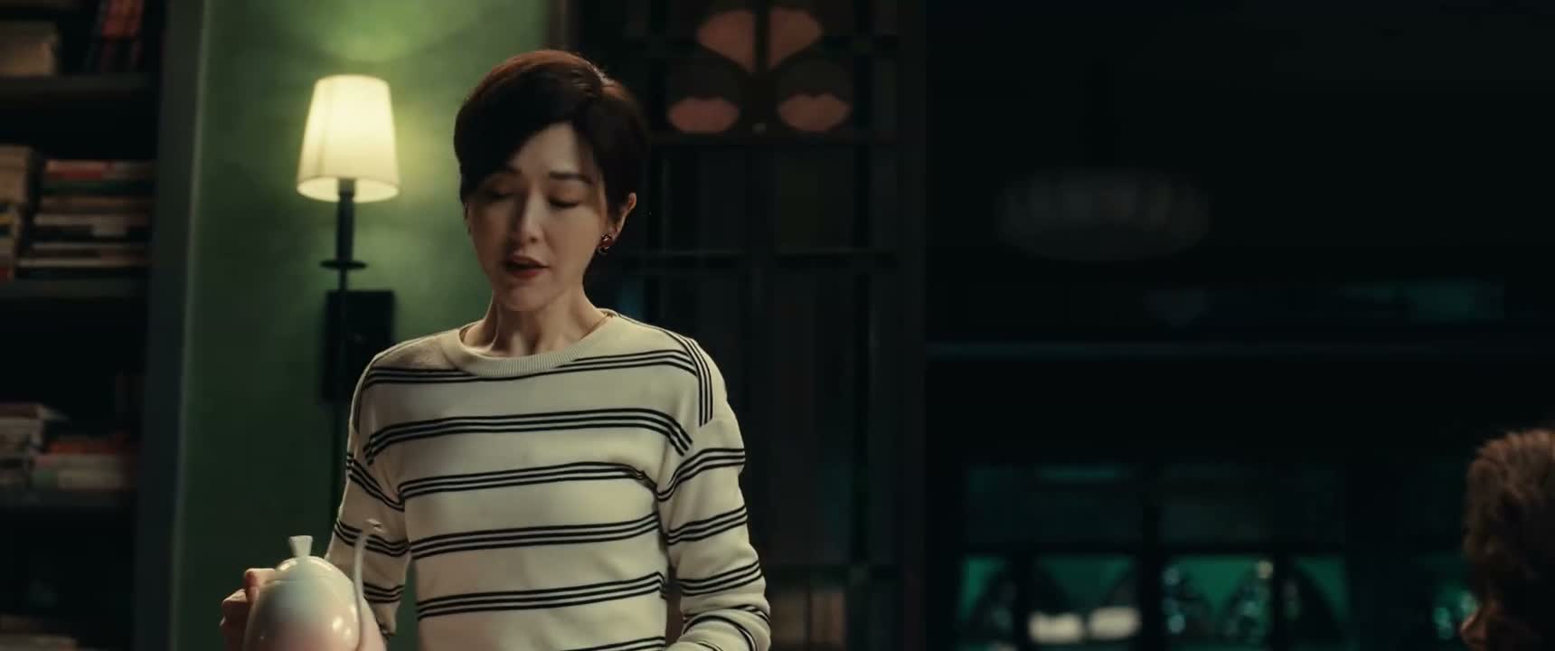 放着一大把未婚男青年 都挺优秀的 你都不考虑
