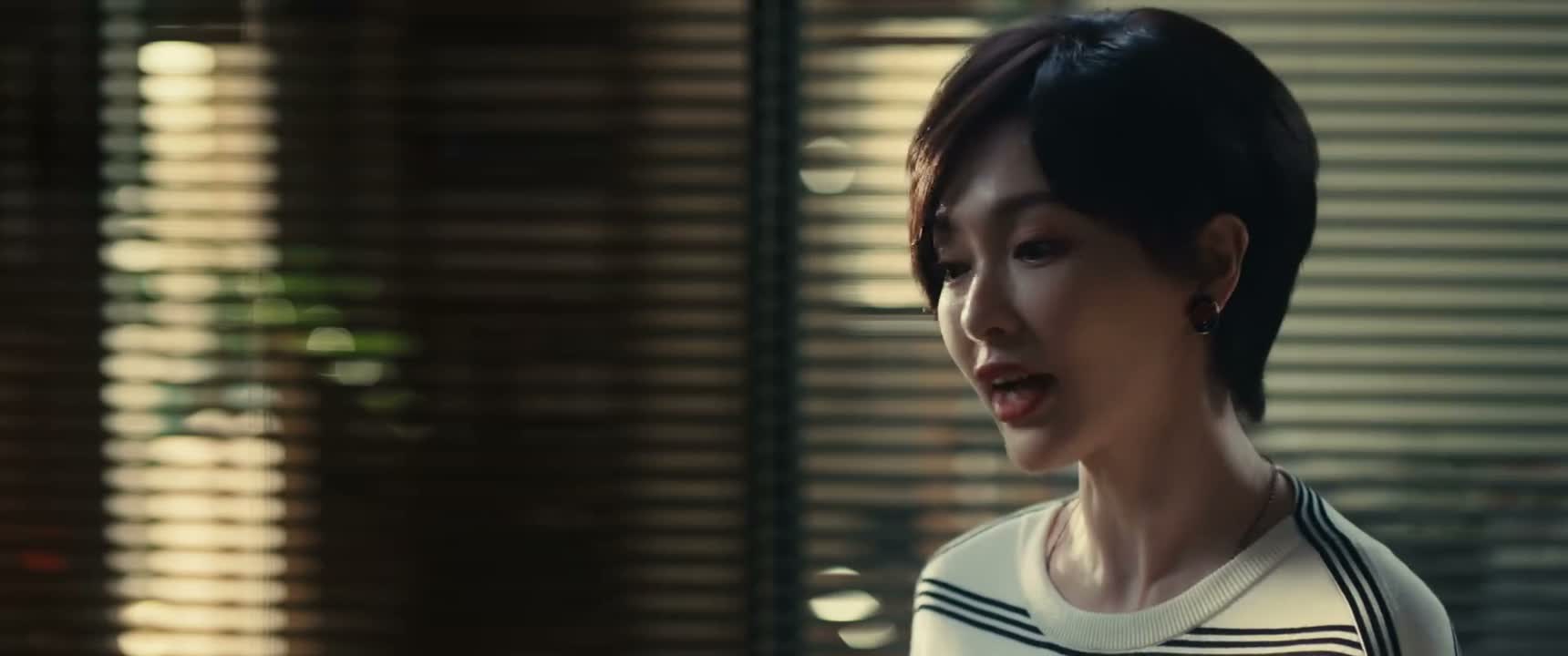 我没有看到任何阴影 更没有让你来帮我走出阴影