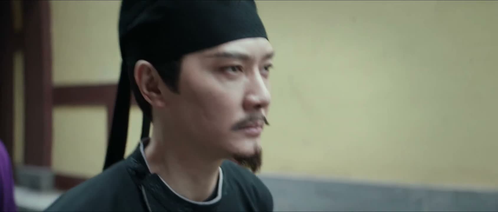 没想到他会跑到家里头去了