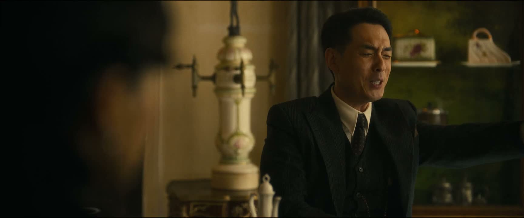 不说这些 不说这些 你开什么玩笑啊