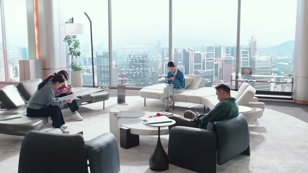 本来我以为找来的是草台班子