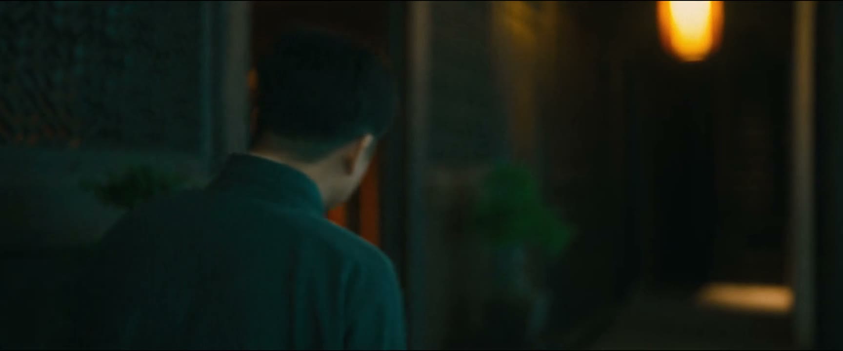 有钱人都把那些金银细软 随身带着