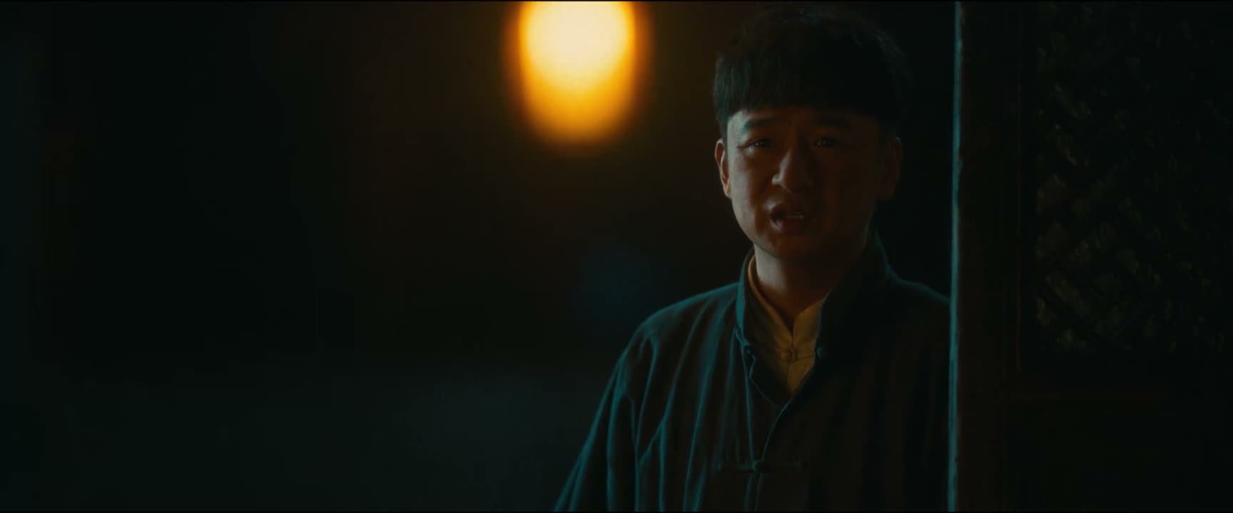 专盯着逃难的带行李的抢 你又来干什么呀