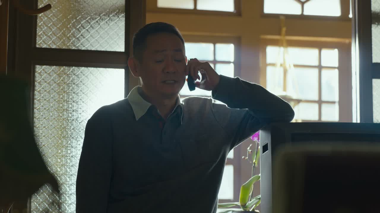 怎么现在你又护上犊子了