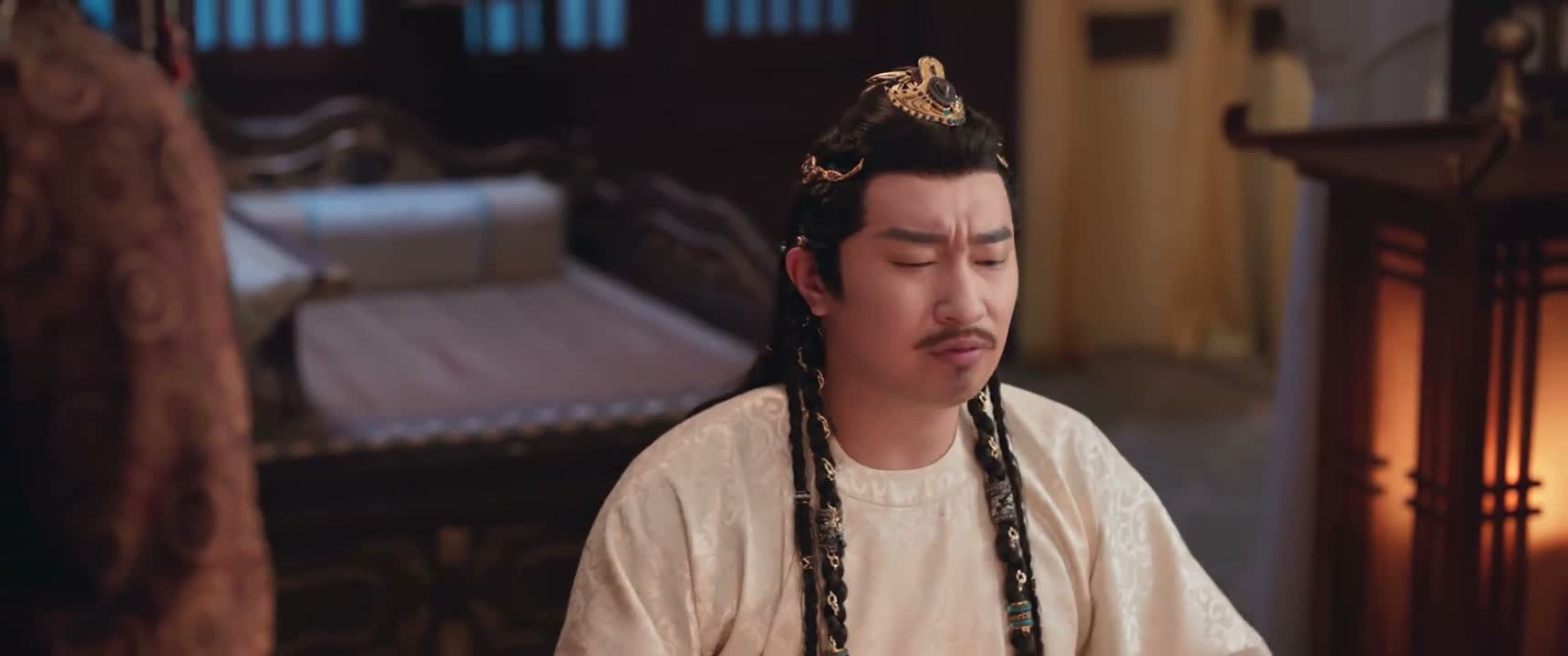 盯得像乌眼鸡似的