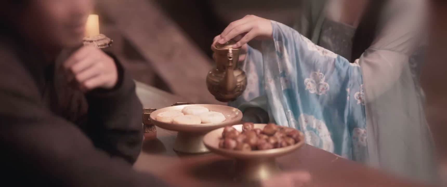 而不是被他人胁迫着