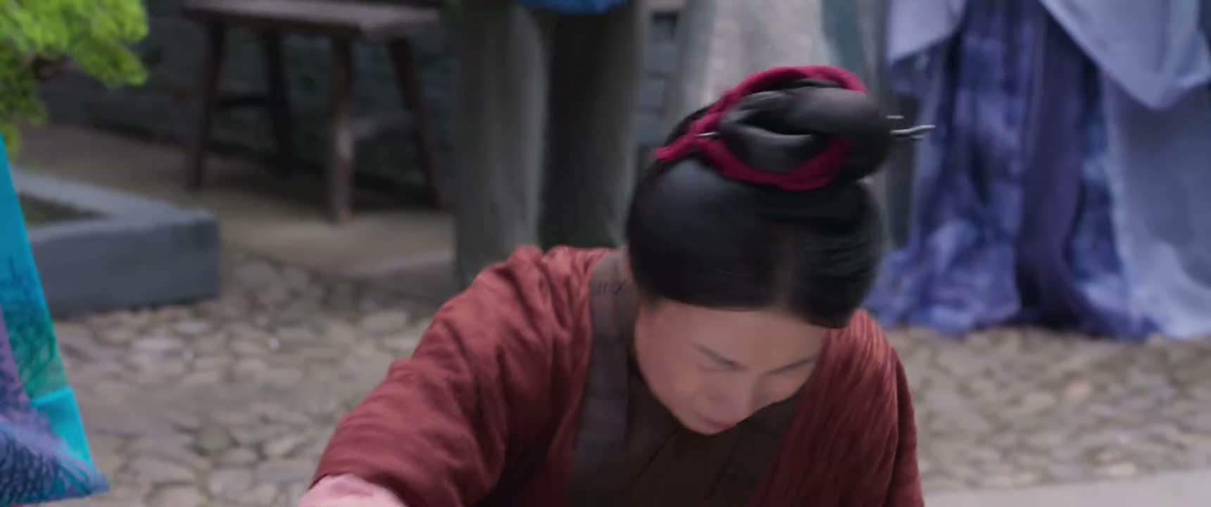 好像是沁香的兄嫂
