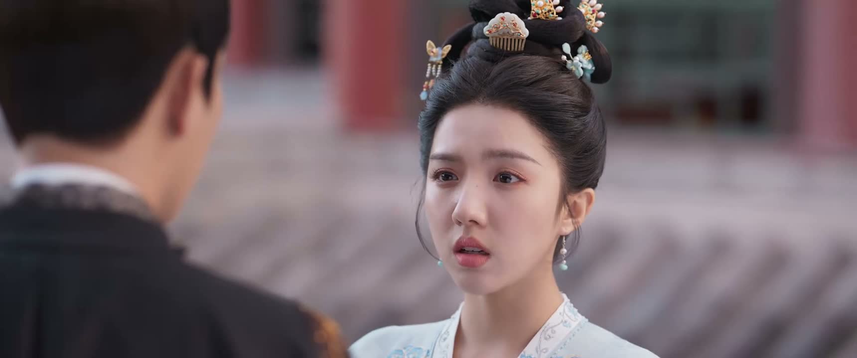 她身上有不少拼命挣扎留下的伤