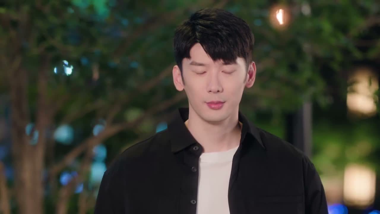 不对啊 她没给我微信