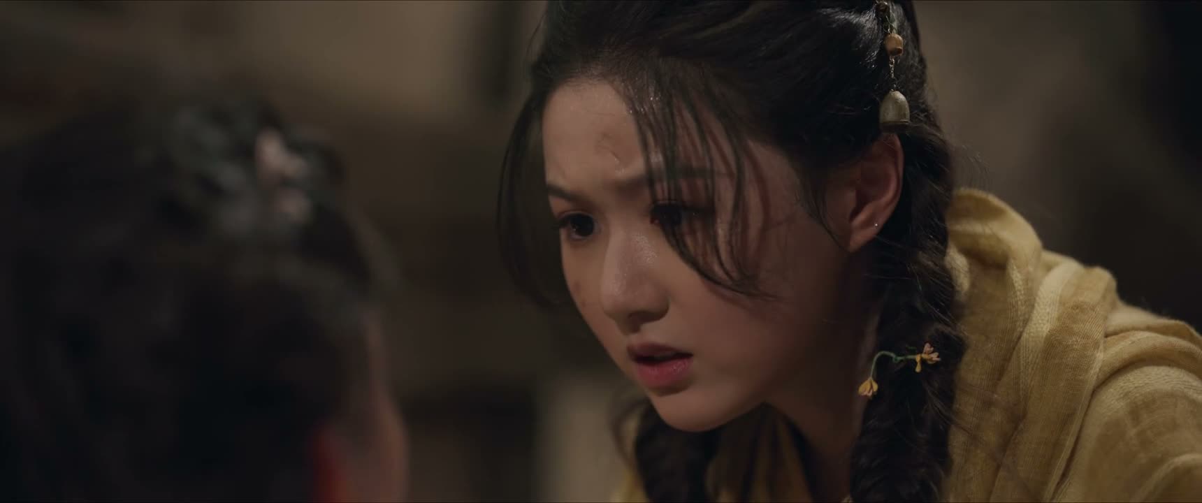 这里危险 你快回去吧