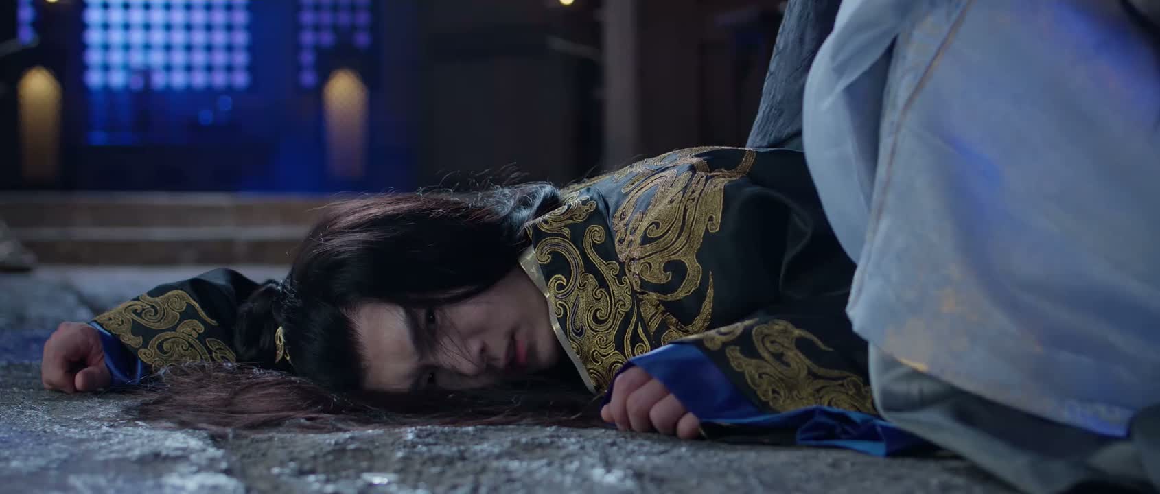 根本就没有什么黑衣人
