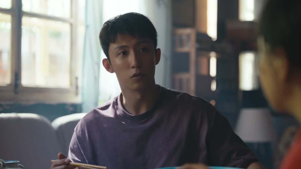 然后偷摸给我塞一百块钱