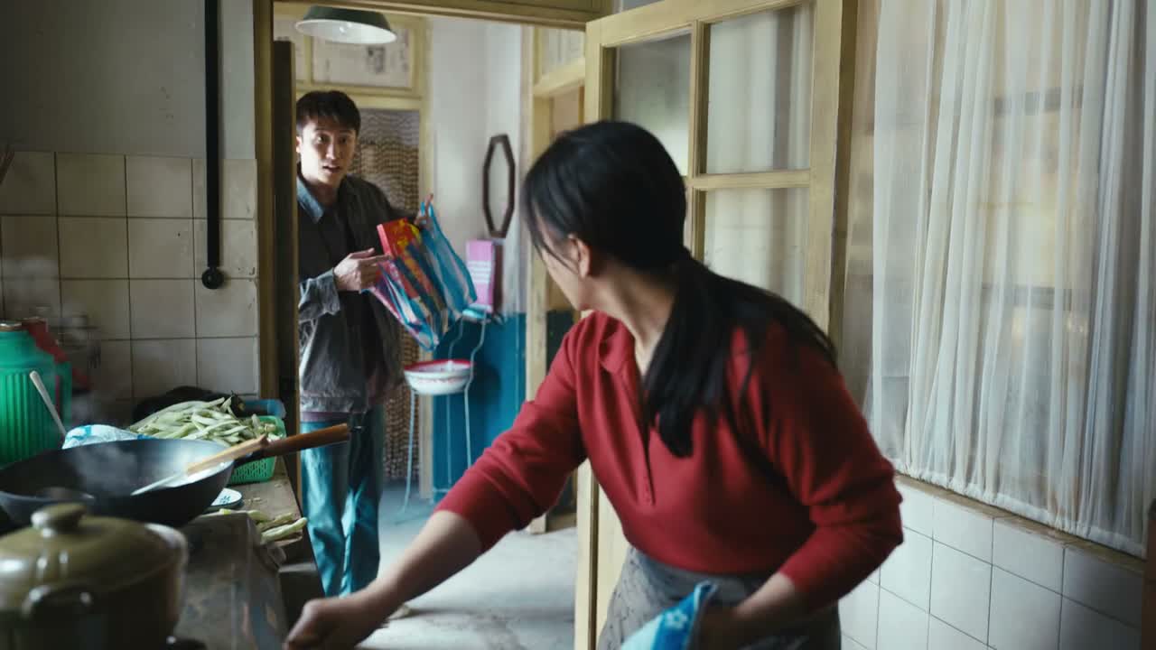 我拿过来给你们喝啊 可好了