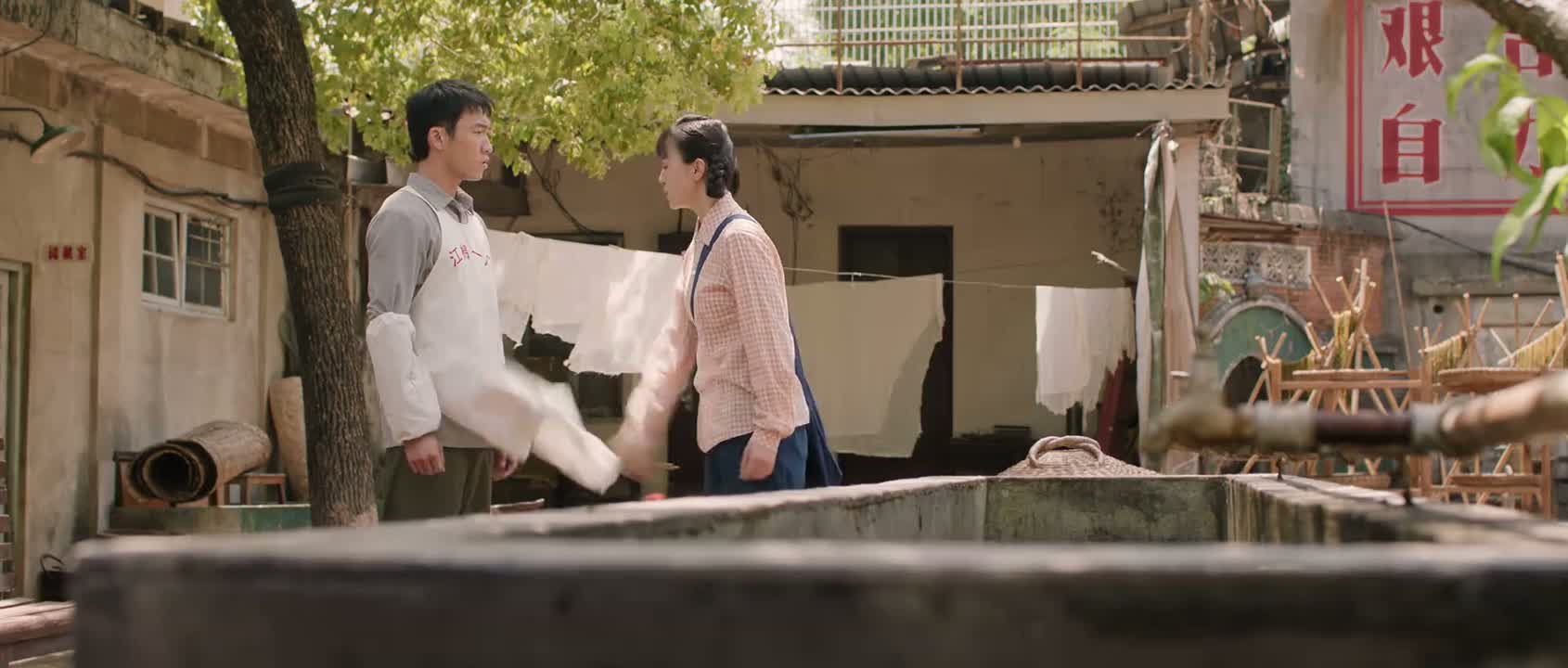 哪有点宣传科干事的样子