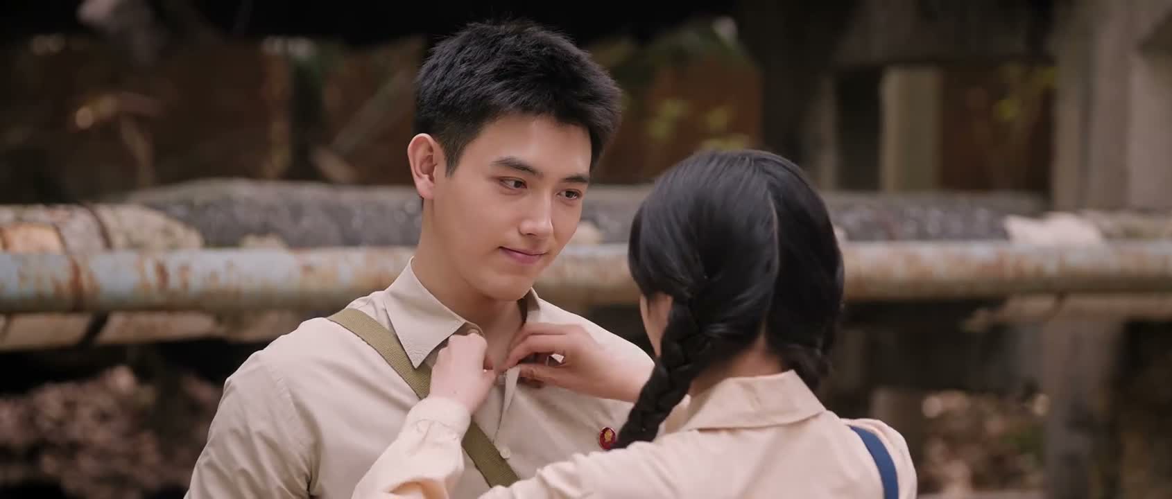 你这扣子又没扣好