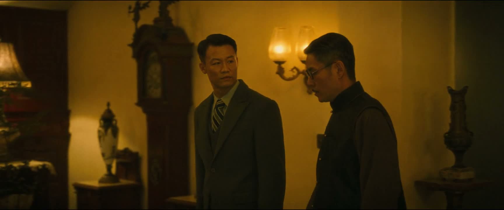 那个工藤 跟先生就有过命的交情 是