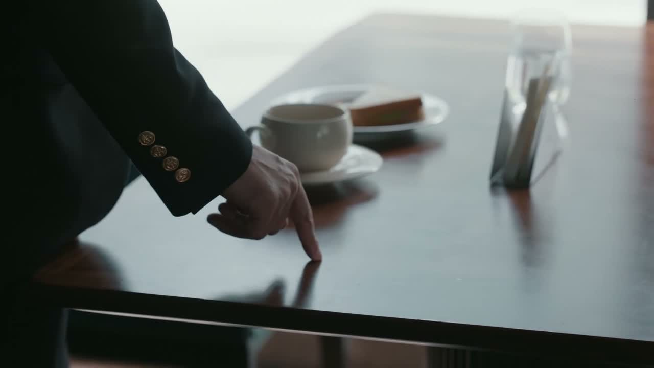 史力接受法律的制裁