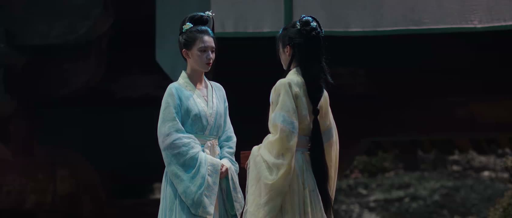 却一路委曲求全