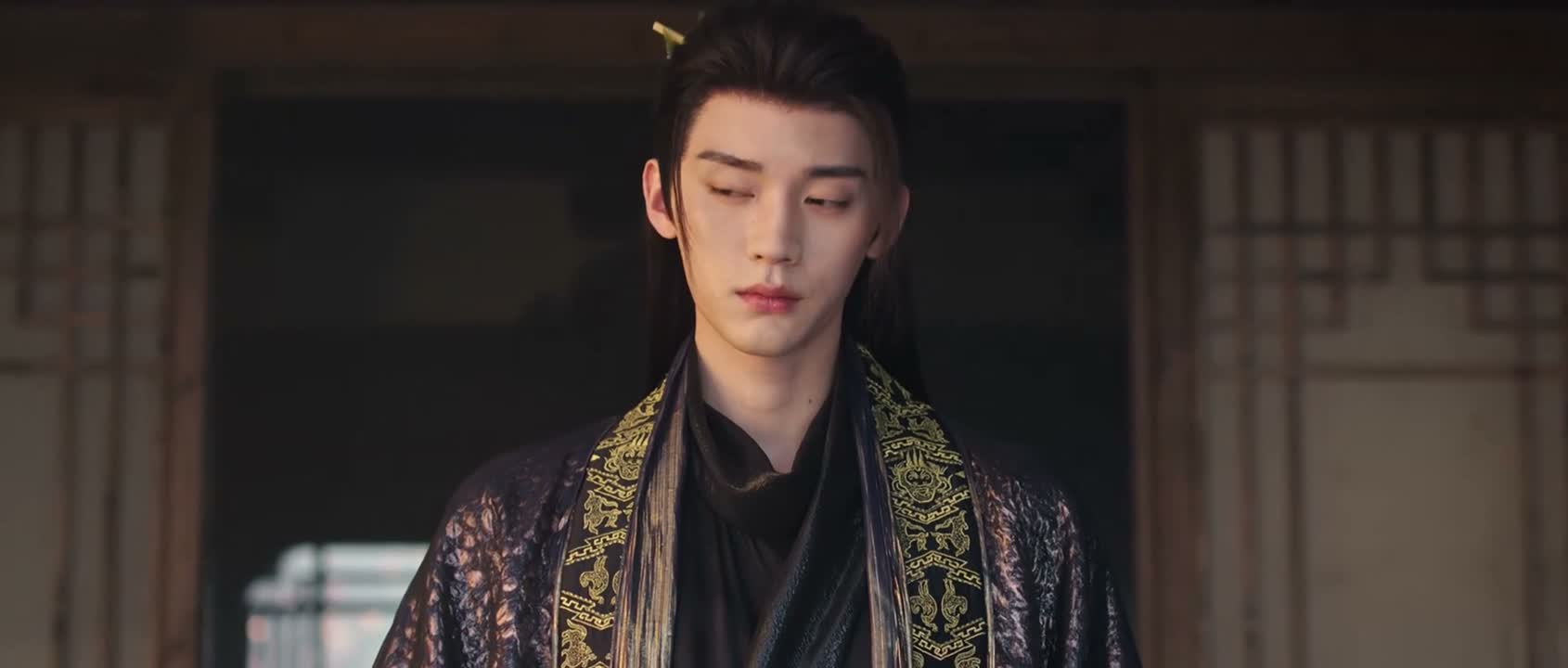 笑脸盈盈的姑娘