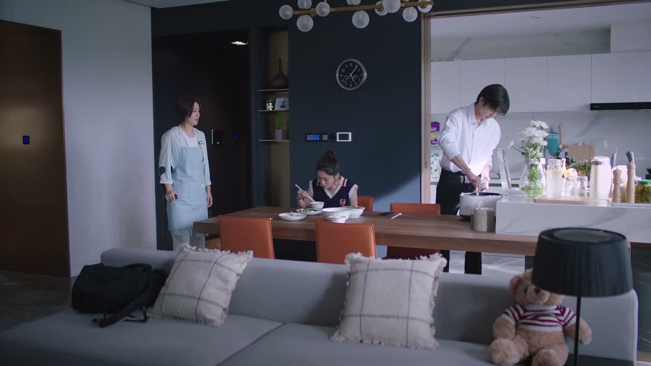 你回来怎么没拿行李呀