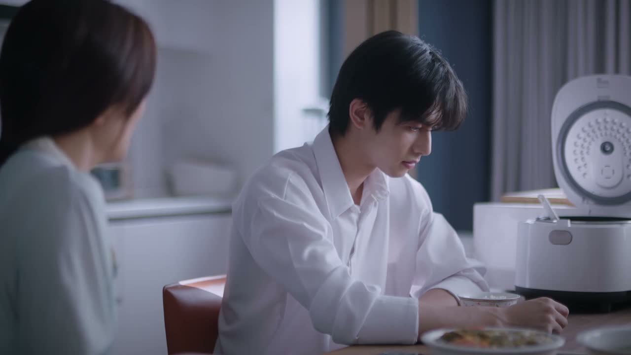 你们俩的事 以后再说也行啊