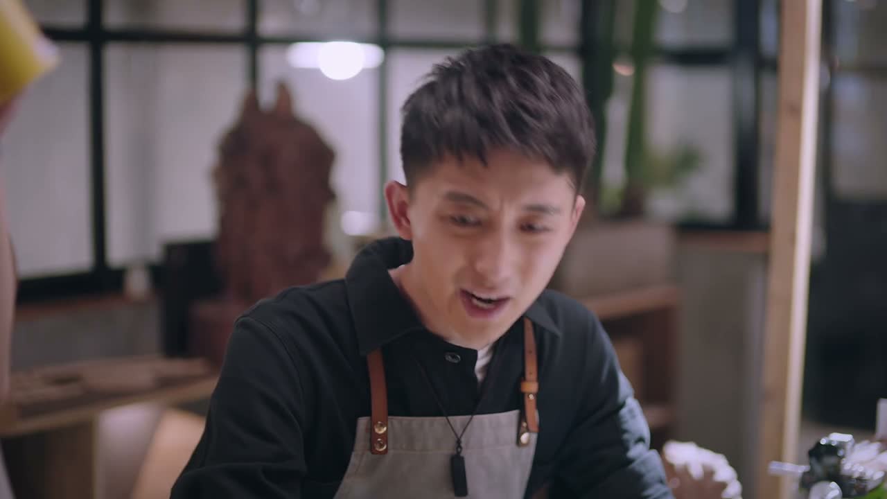 这艺术家也得吃饭啊