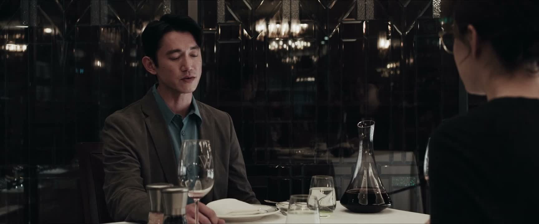 我很少见到他的笑脸
