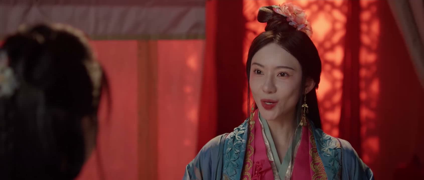 还真是照顾有加呢