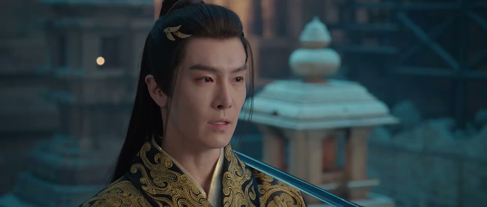 如今与千寻木混在一处