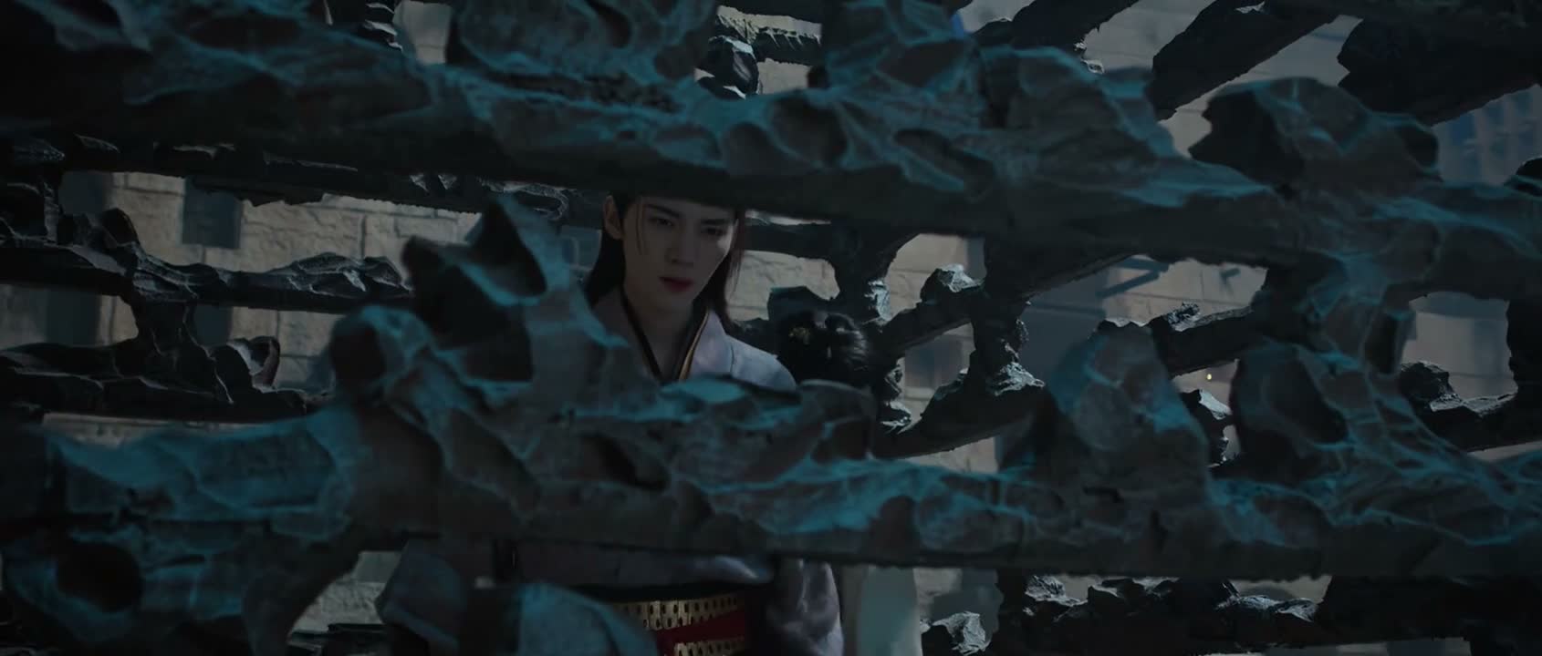 子虫必须感应到母虫