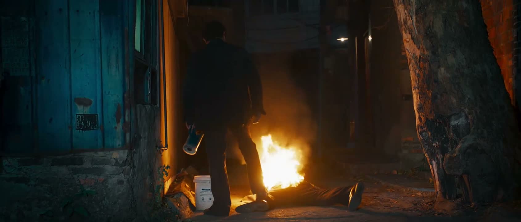 那边着火了 快来人啊