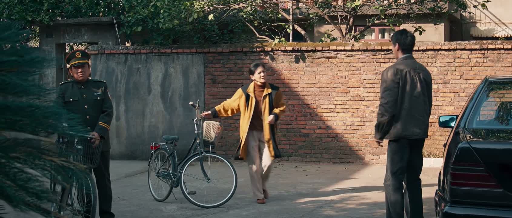 你怎么又在这睡一宿啊