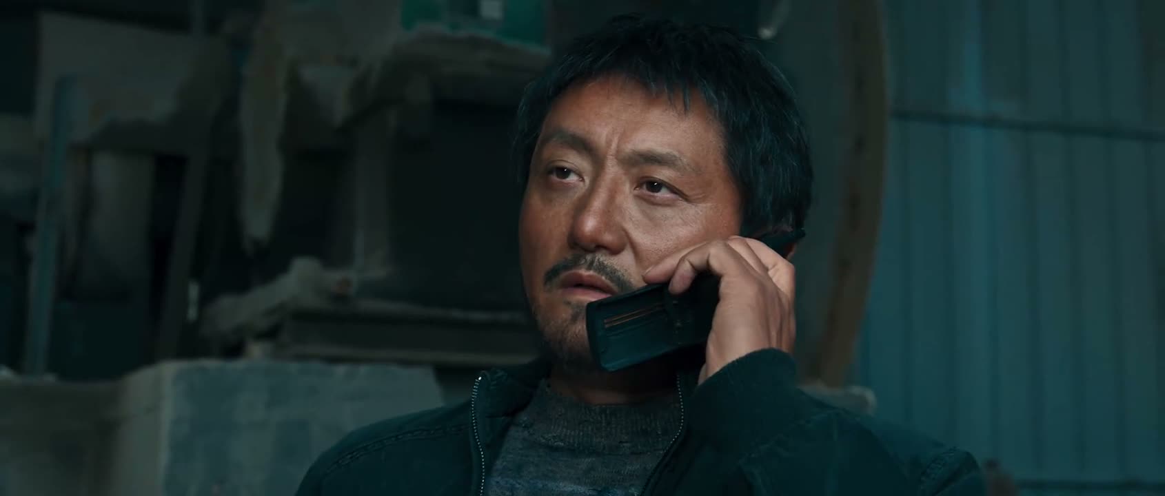 我现在跟条狗一样