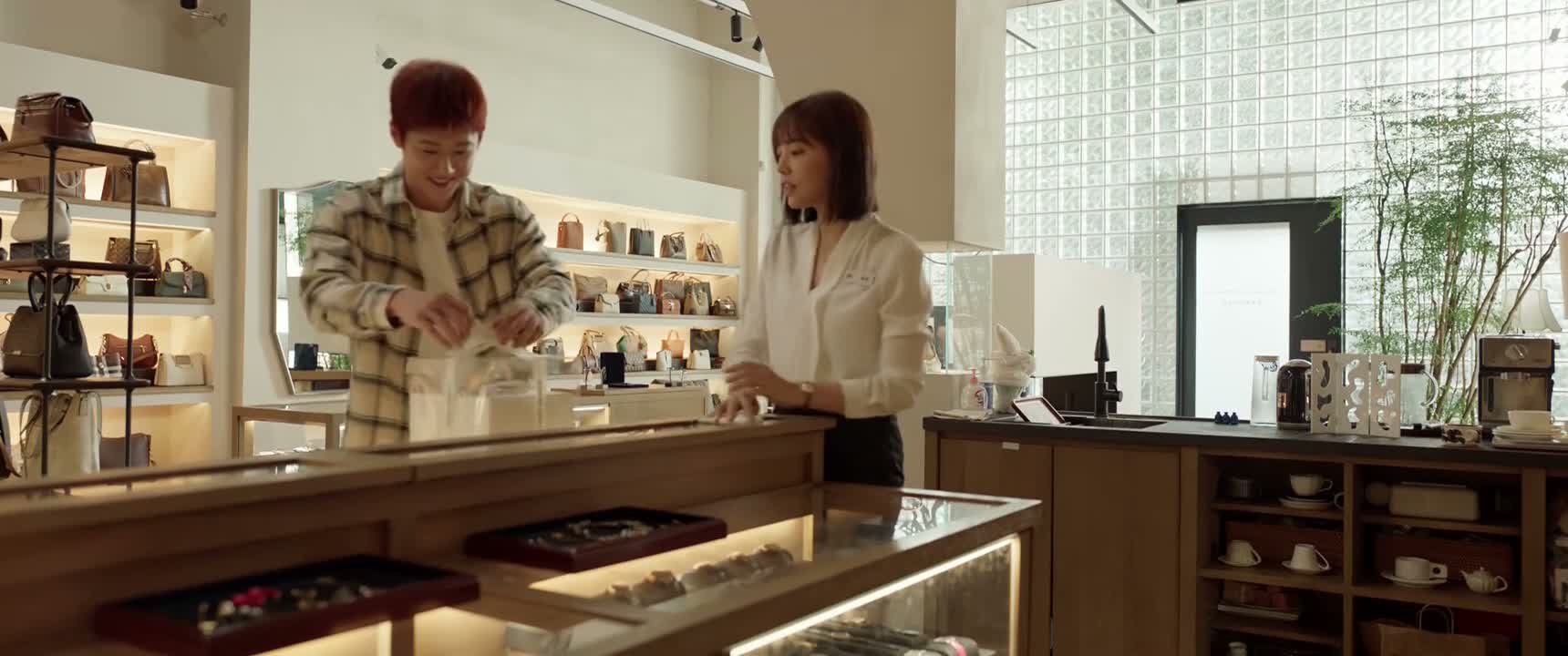 那个我还在上班 晚点吃吧