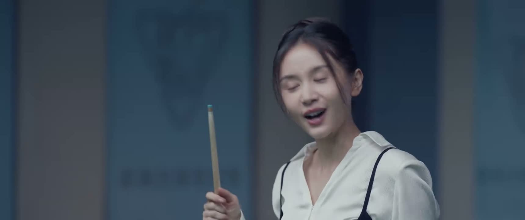 我很好奇 现在告诉我好吗
