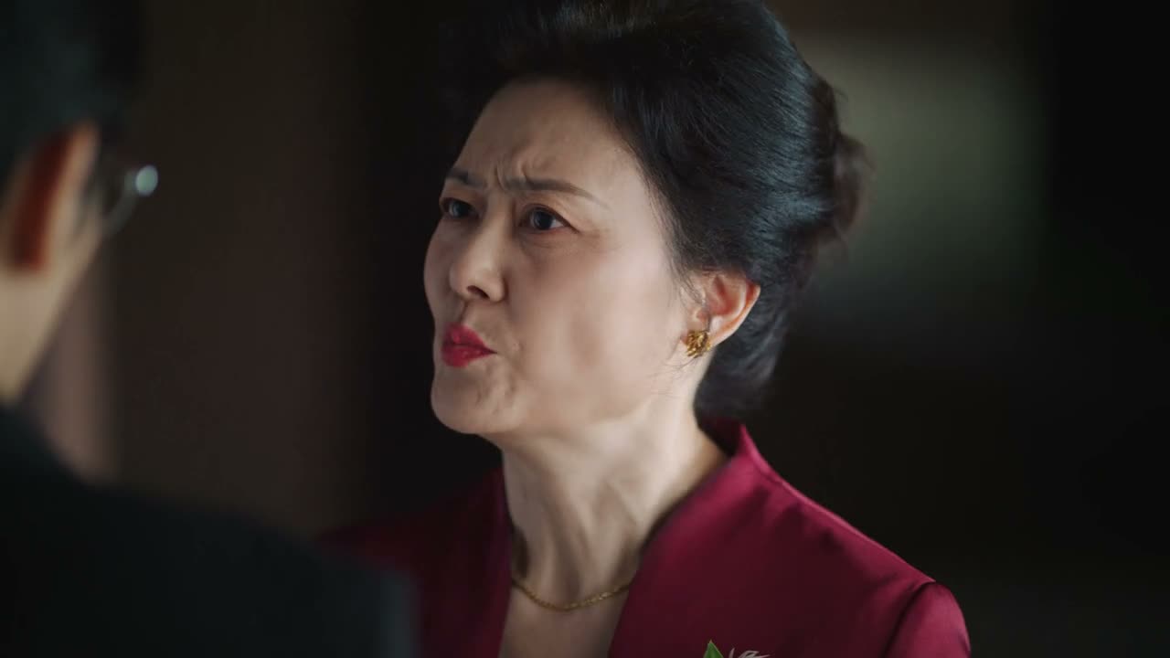 妈绝不会让她搞砸你的婚礼的