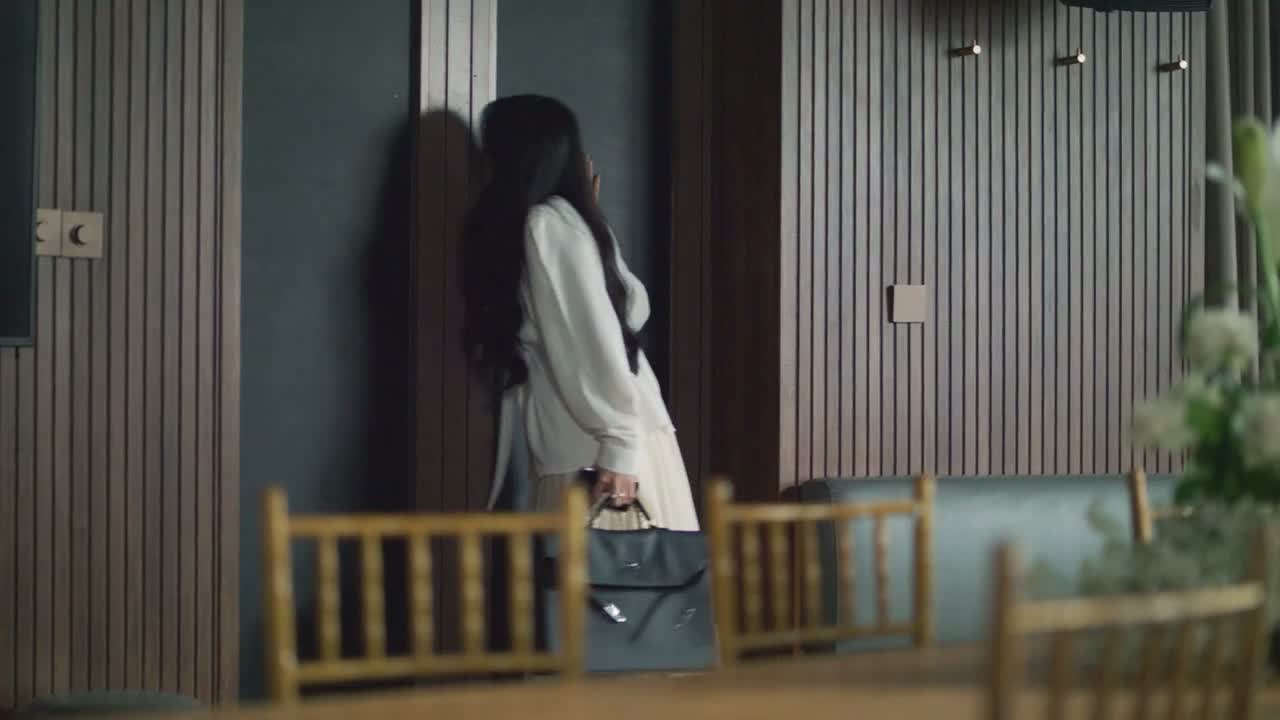 有人吗 这门坏了 打不开