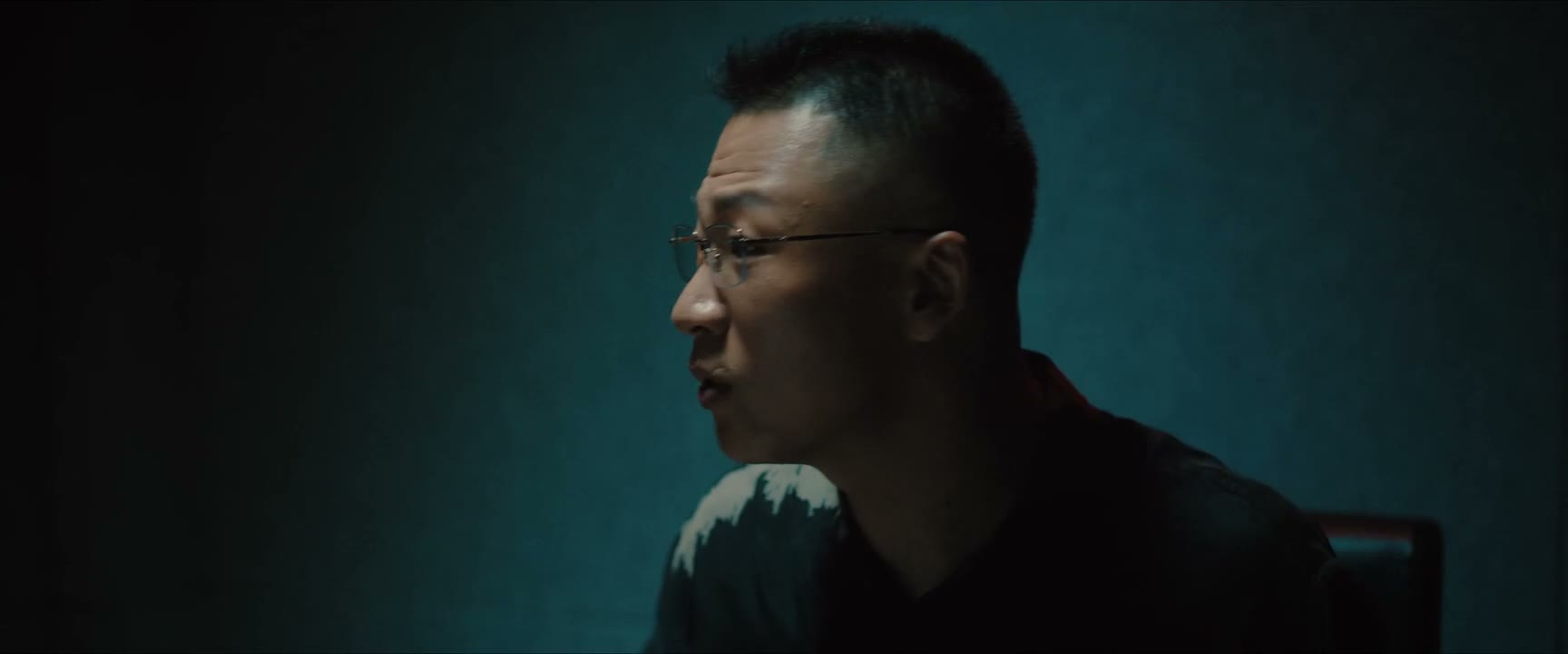 要不就是他怕惹麻烦