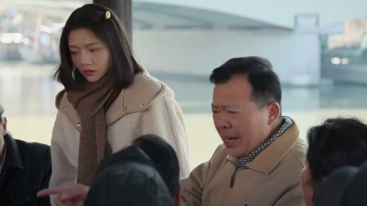 见人就叫 见孩子就追