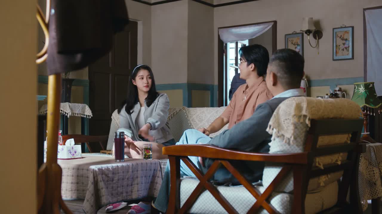 那我爸跟叔叔不是老同学吗