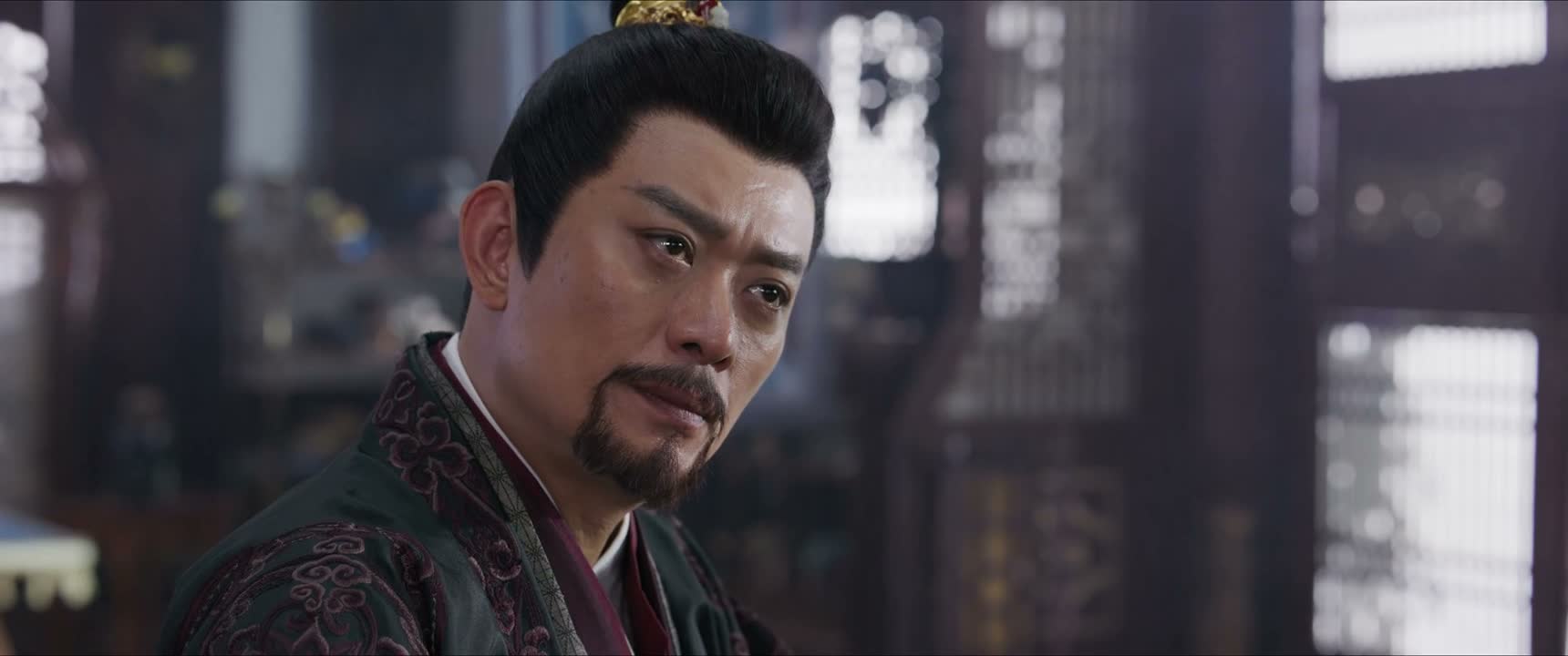 历来不苟言笑
