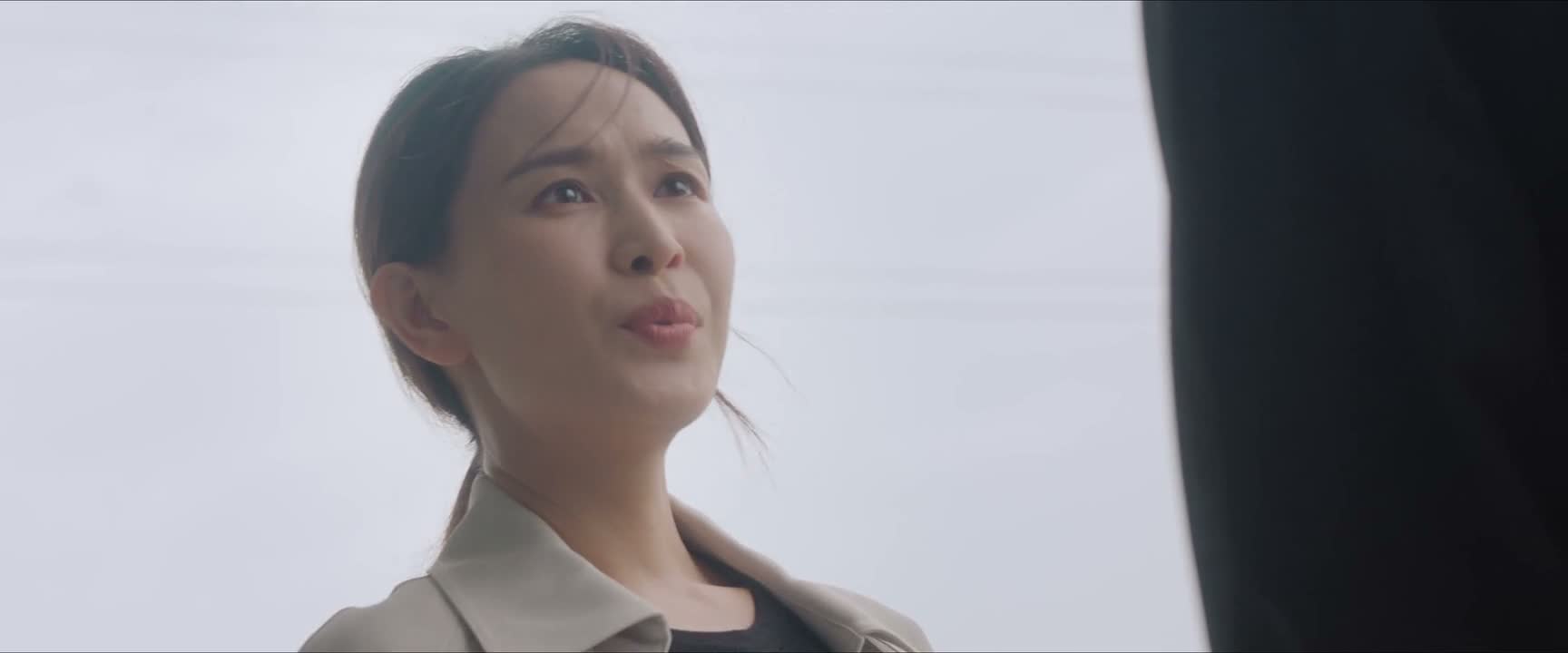 不用再装作愧疚 装作查案了