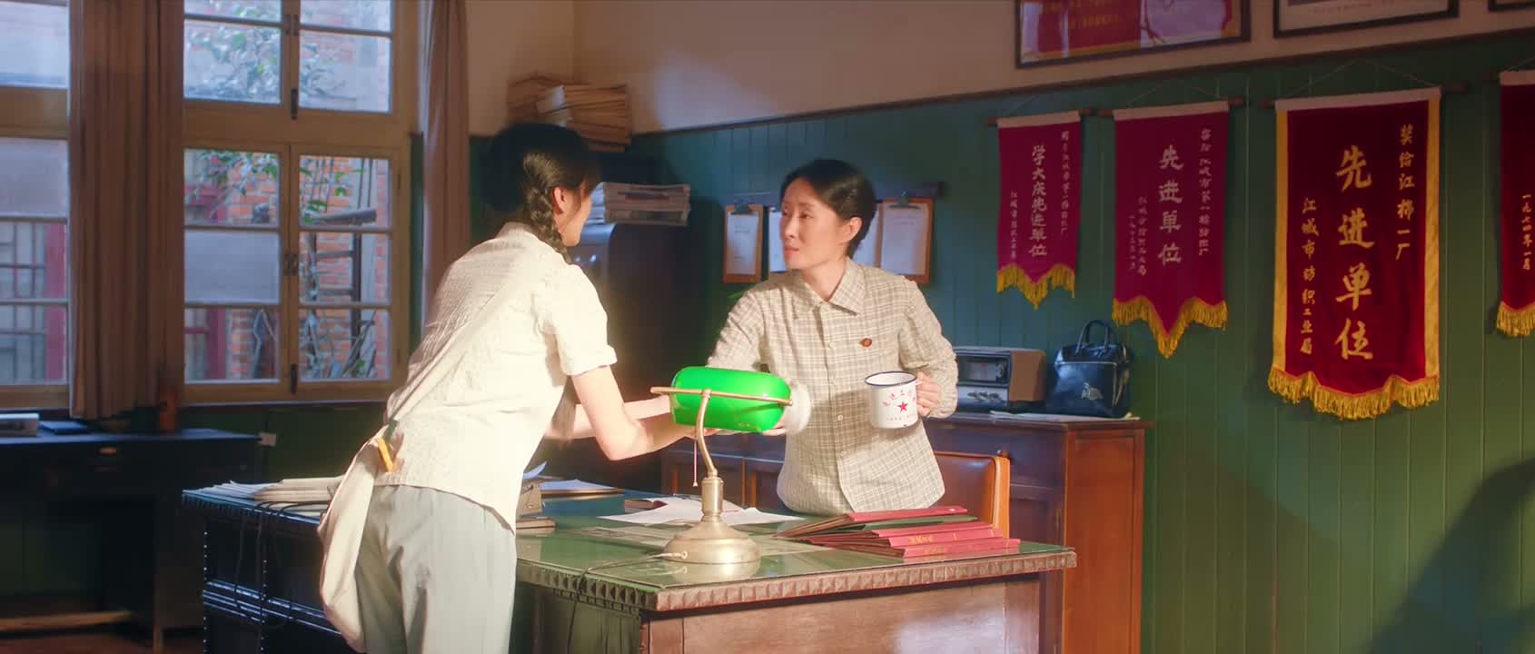 更没有什么高不高攀
