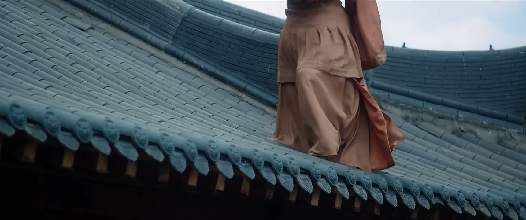 酒是粮食精 越喝越年轻
